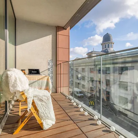 Escape Riverfront 2 Bedroom With Balcony Μπρατισλάβα