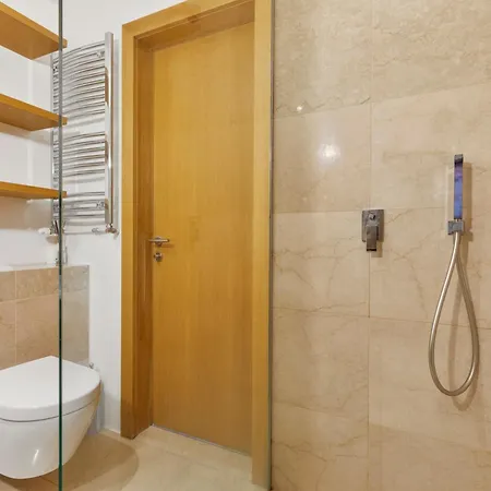 公寓 Escape Riverfront 2 Bedroom With Balcony