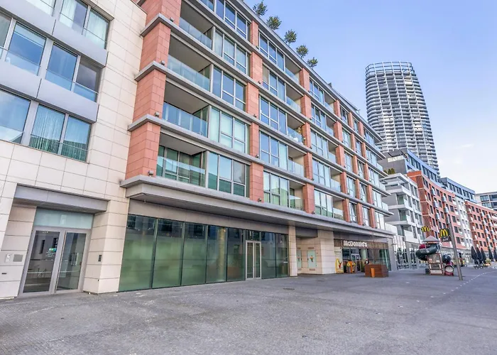 Escape Riverfront 2 Bedroom With Balcony Bratislava