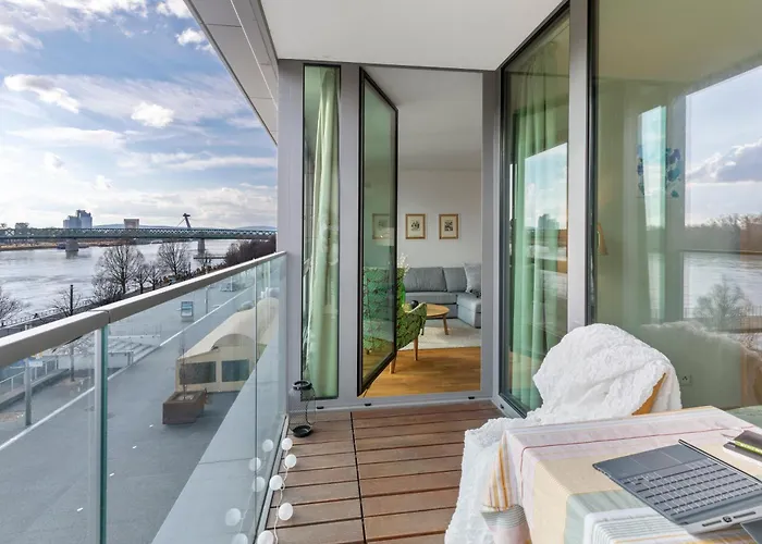 Escape Riverfront 2 Bedroom With Balcony * Bratislava