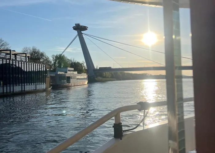 Apartmán Escape Riverfront 2 Bedroom With Balcony *