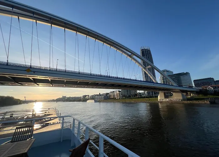 Apartmán Escape Riverfront 2 Bedroom With Balcony Bratislava