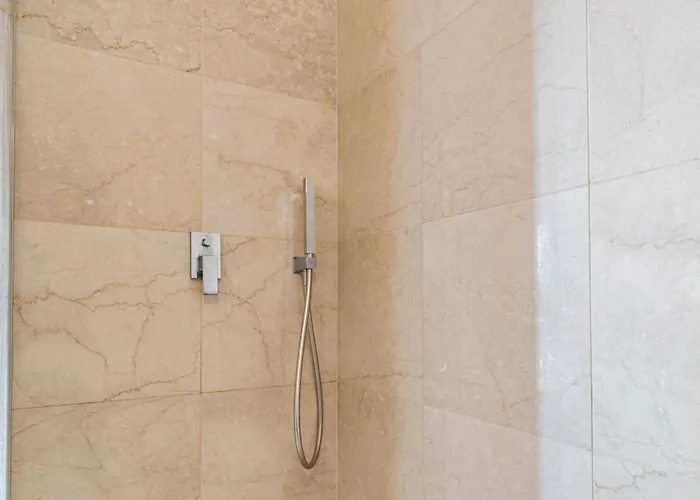 Appartement Escape Riverfront 2 Bedroom With Balcony