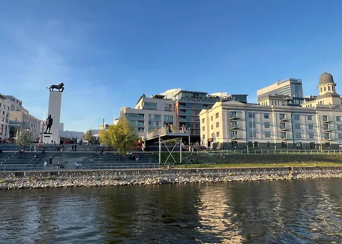 Appartement Escape Riverfront 2 Bedroom With Balcony *